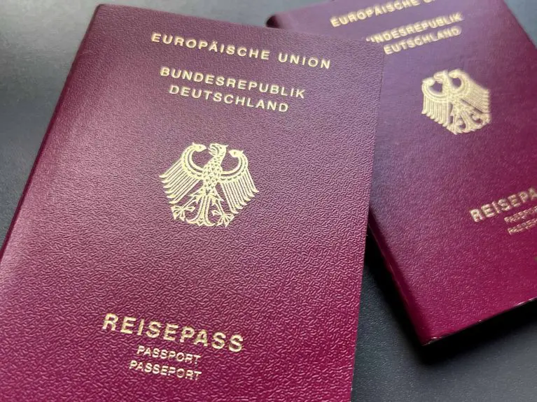 Многу полесно до германски пасош: Бундестагот донесе одлука за државјанство на странци