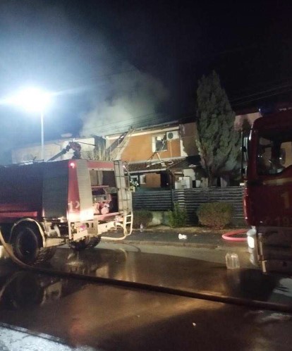 Гореше куќа во Драчево, пожарот зафати уште три бараки