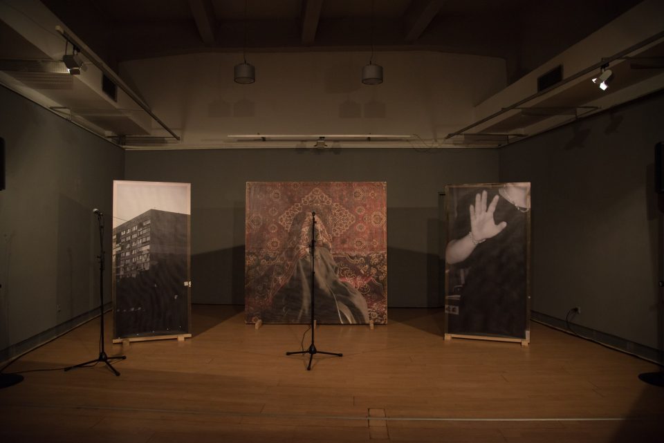 „Дома пред темница” е биографска епизода на уметницата Софија Чотирбок