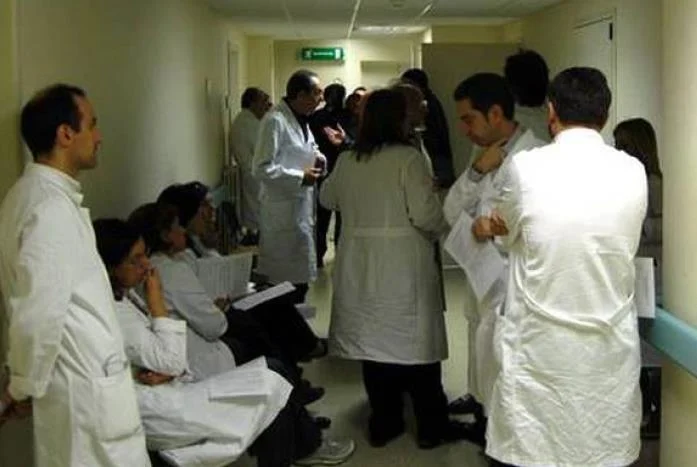 Лекарите и стоматолозите во Словенија штрајкуваат петта недела по ред
