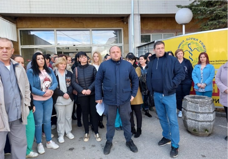 Стотина ангажирани со договор на дело во Прилепската болница почнаа штрајк