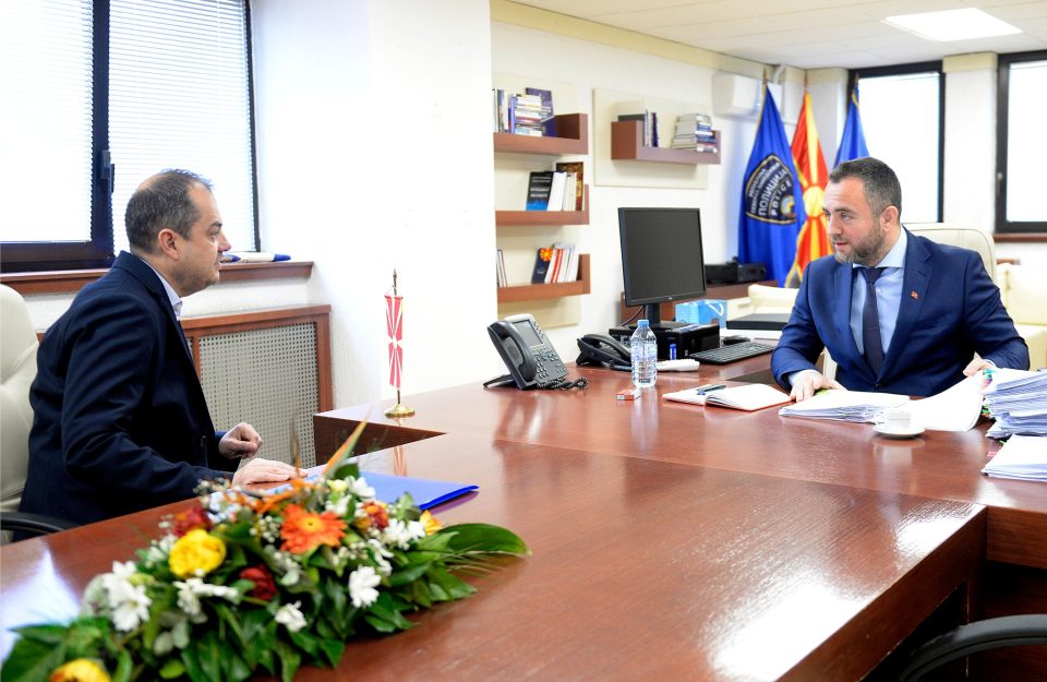Министерот Тошковски се сретна со шефот на ОЈО Бубевски