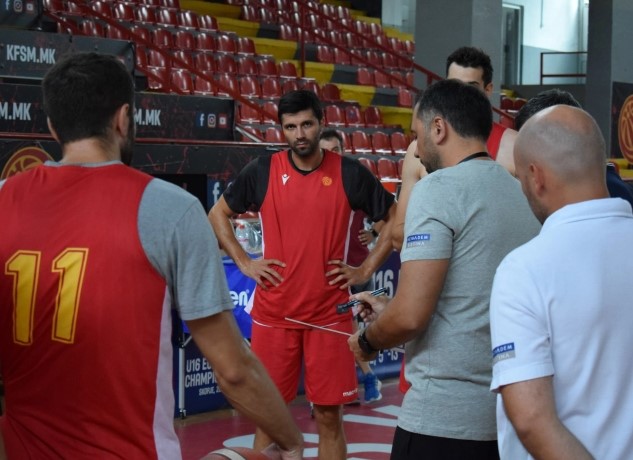 Mакедонските кошаркари се борат за пласман на ЕП