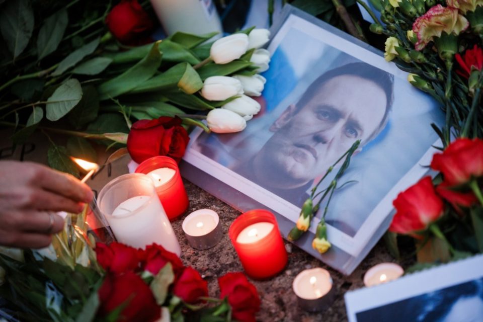 Денеска е погребот, а ковчегот со телото на Навални се уште не е предаден на семејството
