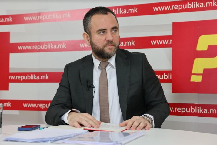 Министерот Тошковски бара решение за над 100.000 граѓани останати без право на глас