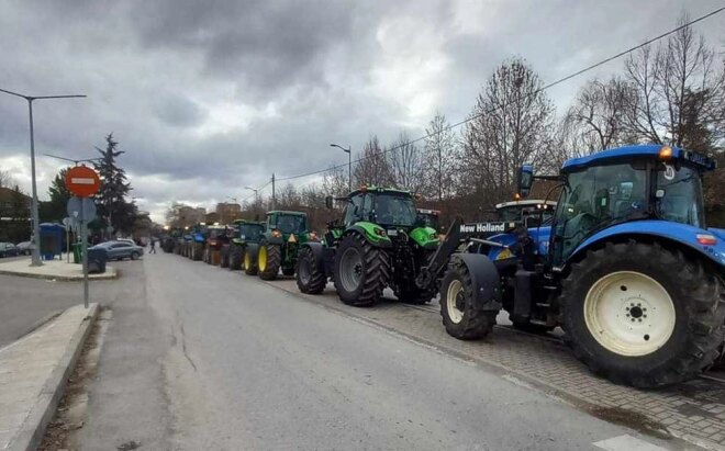 Грчките земјоделци со симболични блокади на граничните премини Ники и Евзони со Македонија