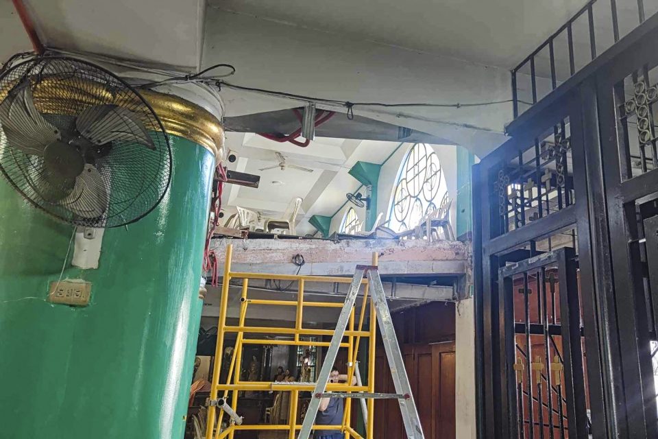 Едно лице загина, над 50 се повредени во уривање на црква на Филипините