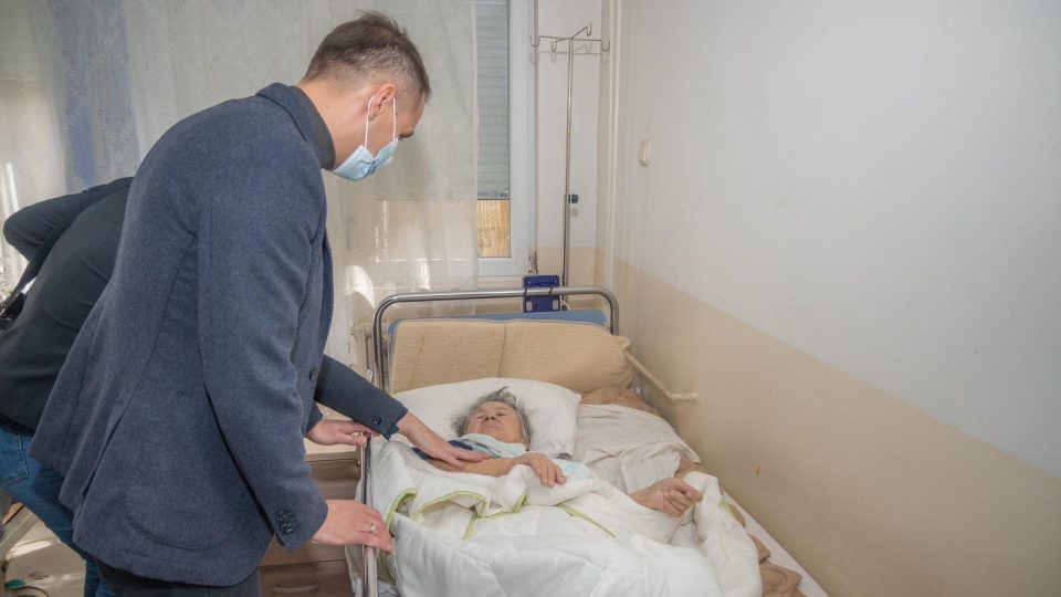 Само 8 негувателки на 150 сместени во Домот за стари лица во Куманово