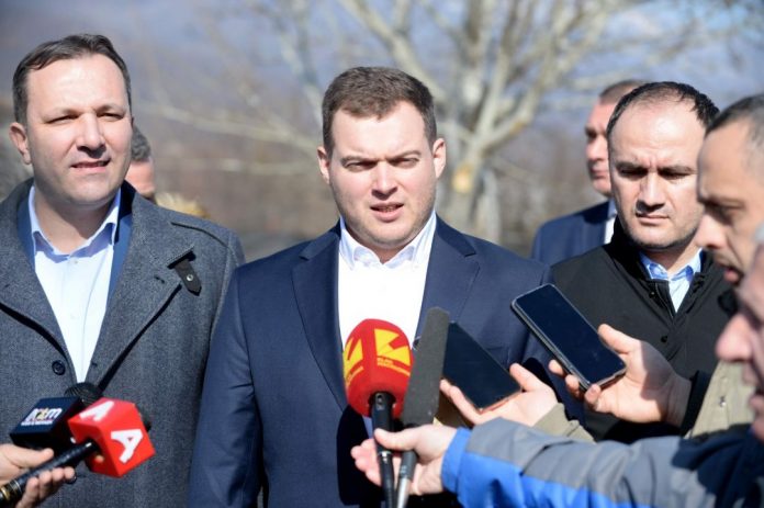 Оливер Спасовски и Дарко Каевски демонстративно го напуштиле состанокот на СДСМ