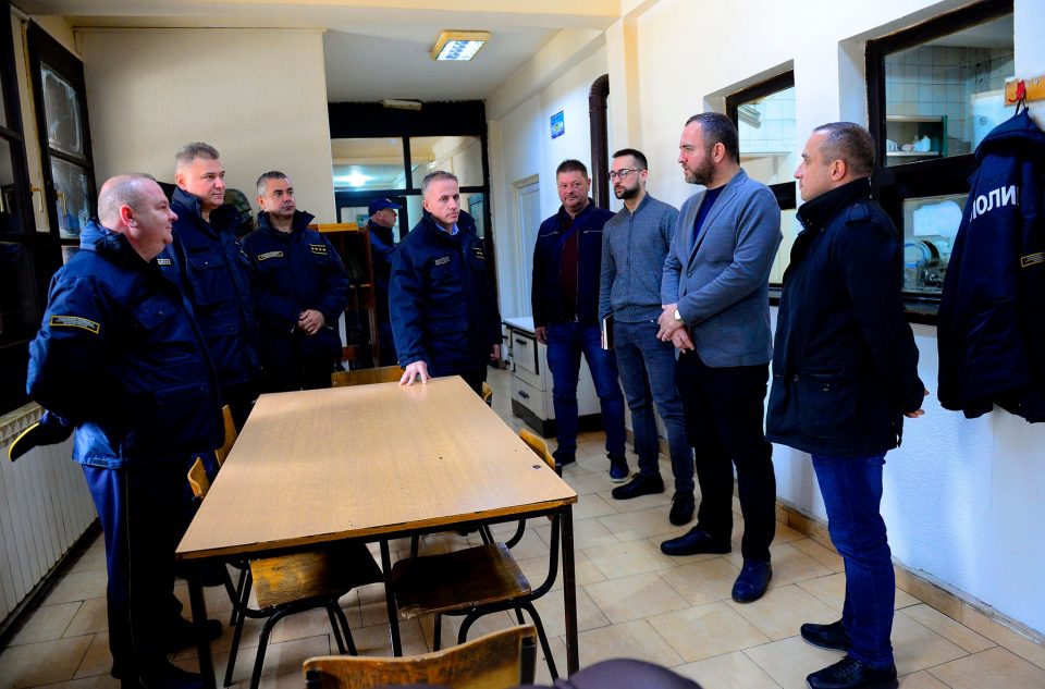 Тошковски во посета на полициските станици за граничен надзор Танушевци и Блаце