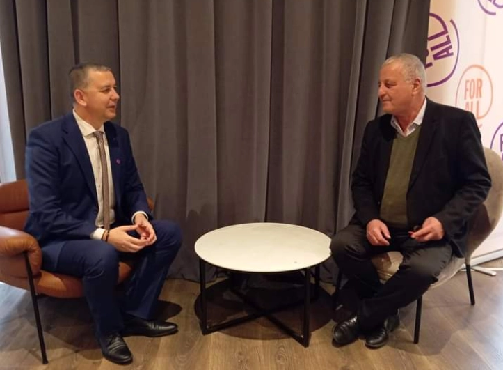 Васил Стерјовски разговарал со европратеникот Алфонси за проблемите на Македонците во Албанија