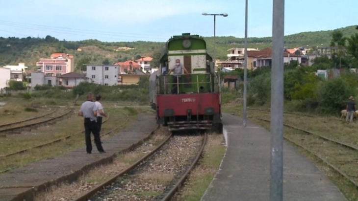 Со 368 милиони евра Албанија ќе ја реконструира железничката пруга