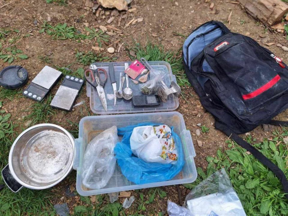 СВР Скопје фати дилер со половина килограм хероин