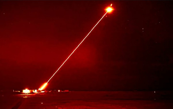 Ласер уништува дронови на растојание од неколку километри: Британија тестираше досега невидено оружје