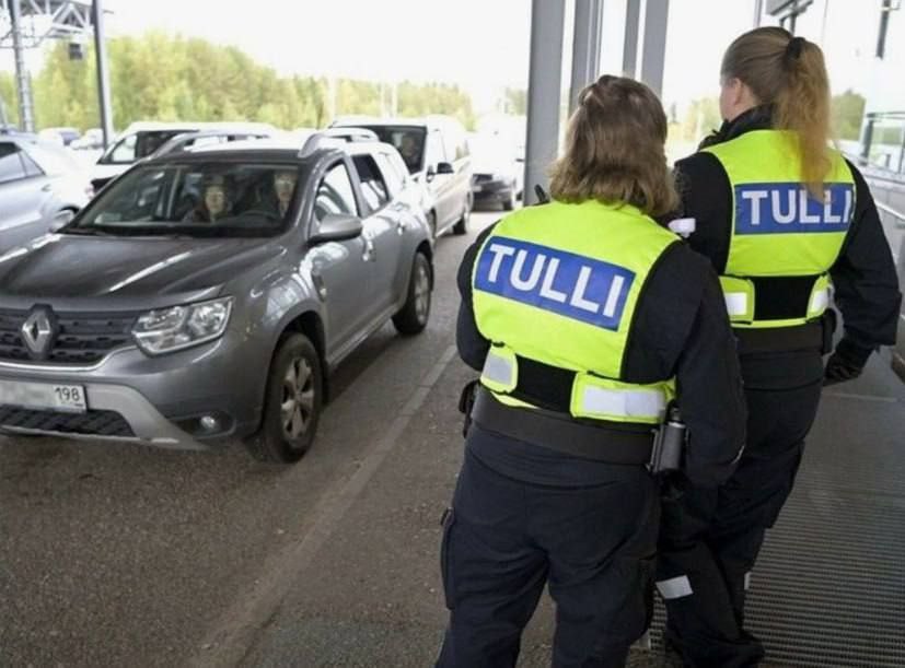 Финска забрани присуство на автомобили со руски регистарски таблички на нејзина територија