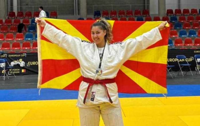 Катерина Ацевска освои сребрен медал на Европскиот џиу џицу куп во Белгија