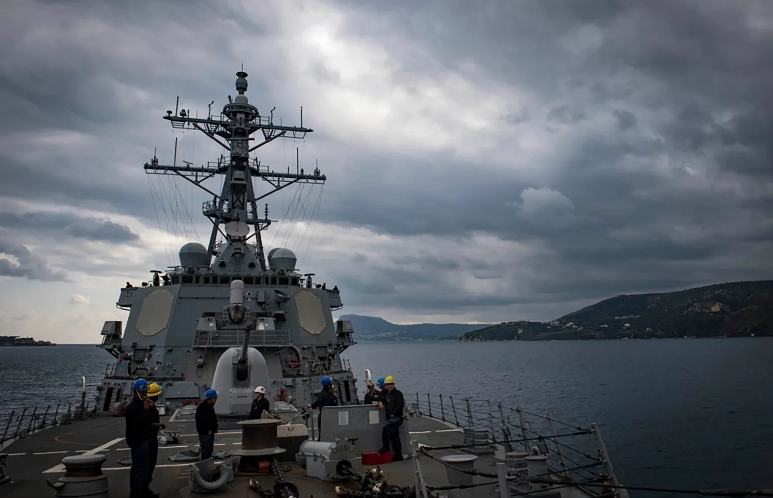 Американската морнарица во Црвеното Море соборила 15 дронови истрелани од Хутите