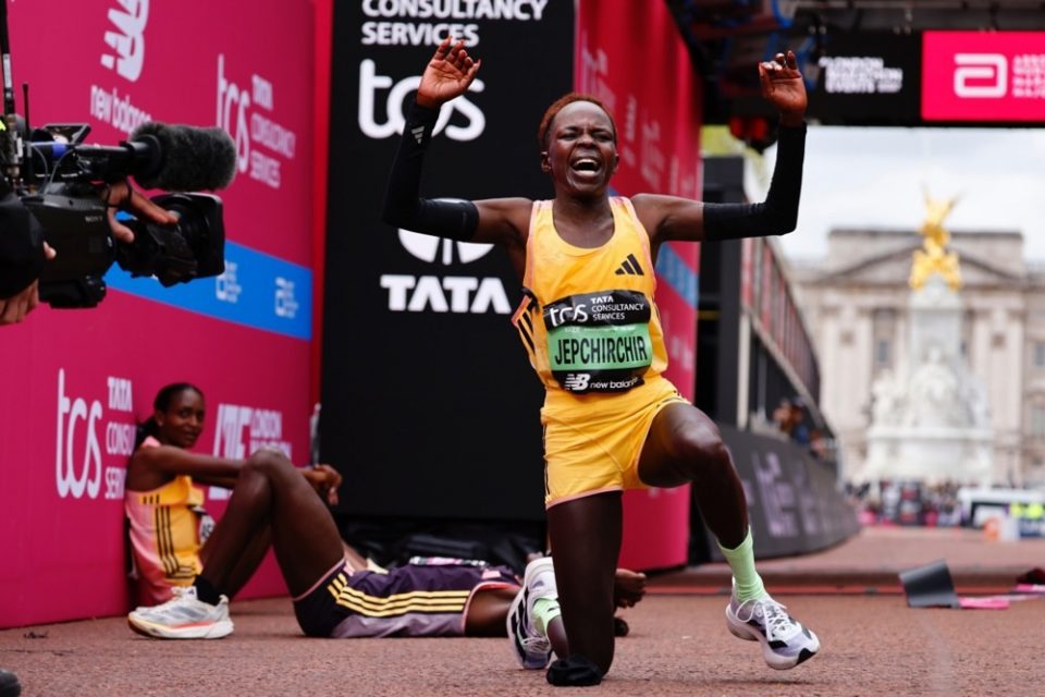 Кенијката Перес Јепчирчир постави нов светски рекорд во маратон