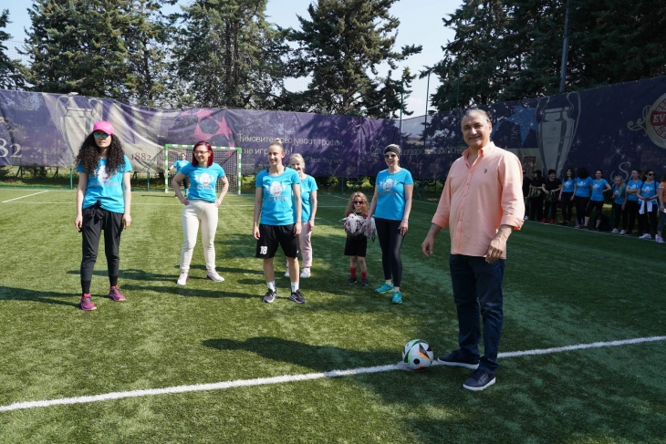 Со првиот удар од Дарко Панчев промовиран шутбал – новиот спорт во Македонија
