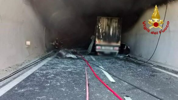 Автобусот со македонски туристи се судрил со два камиони во Италија: Објавени снимки од несреќата во која загина возачот, а 12 патници се полесно повредени