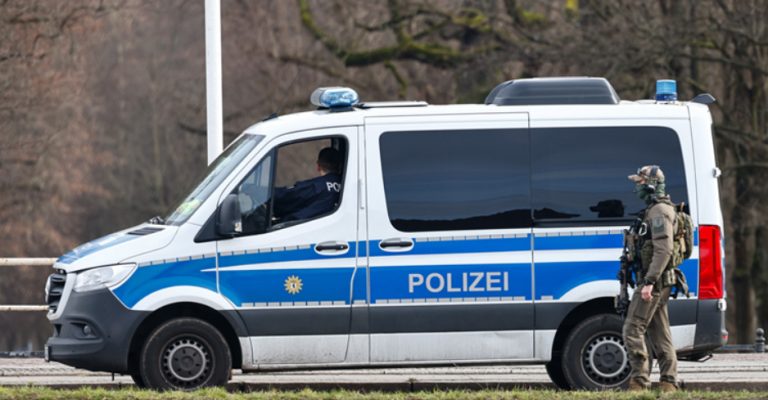 Пукање во Германија – Ја застрелал бремената сопруга во глава и ранил уште три лица