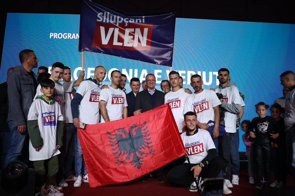 Таравари сака промена на Уставот со Албанците како второ мнозинство