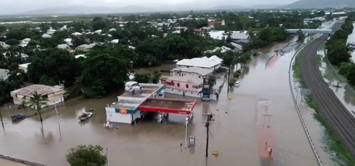 Поплави во источна Австралија, спасени152 лица