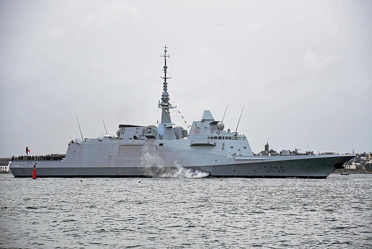 Француски воен брод избега од Црвеното Море – не очекувале толку разорни напади од Хутите