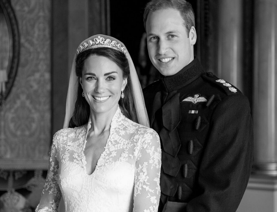 Фановите во шок: На годишнината од венчавката на Кејт и Вилијам, објавена црно-бела фотографија од свадбата