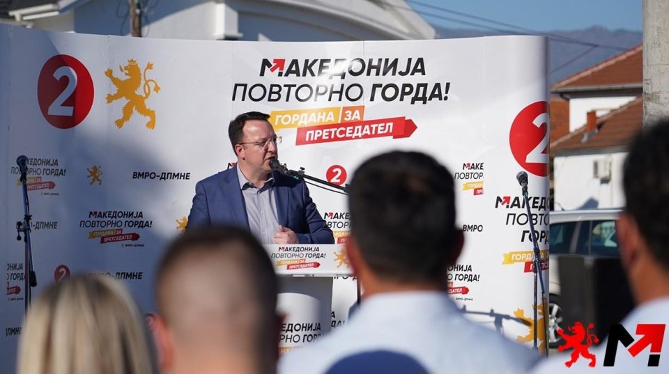 Николоски: Пендаровски не одговара дали ќе ги користи бенефициите за поранешен претседател, на 24 април треба му кажеме НЕ и да му помогнеме и да се отсели од Македонија