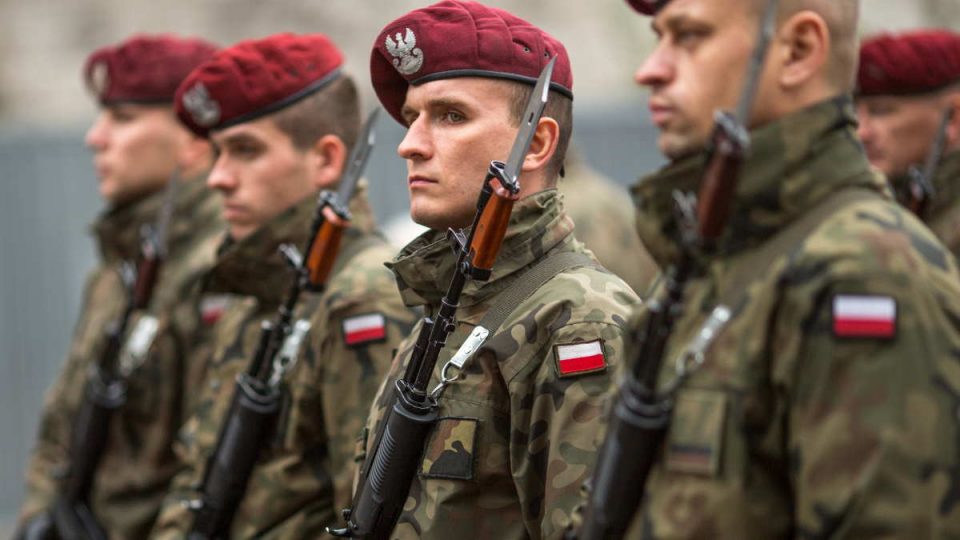 Полска се подготвува за „долга и крвава војна“