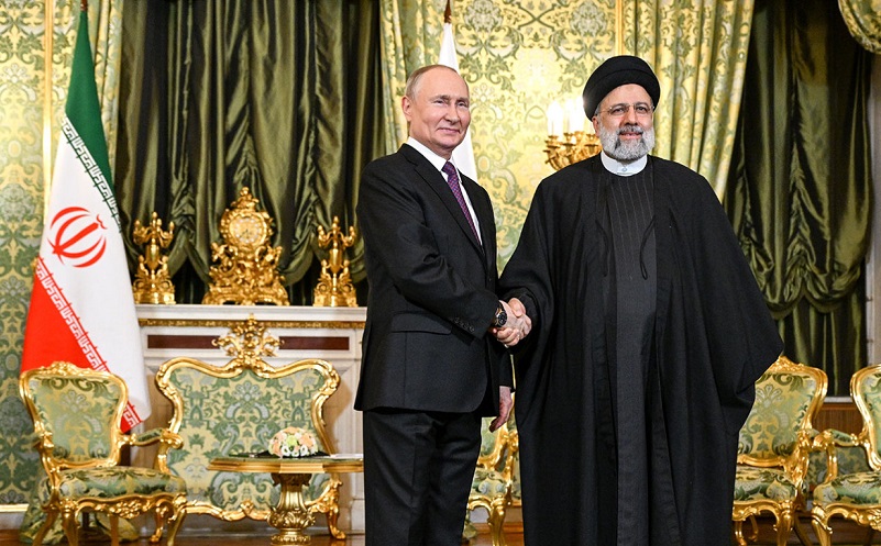 Неопходна е итна деескалација: Путин разговара со иранскиот претседател за состојбата на Блискиот Исток