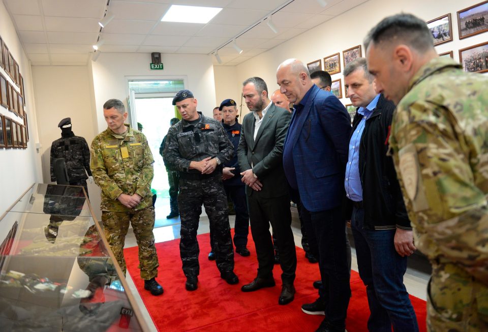 Тошковски во посета на ЕБР и ЕОП: Специјалните единици се првиот столб на заштитата и зачувувањето на безбедноста и суверенитетот