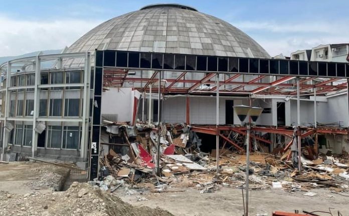 Градежни компании обвинуваат дека Министерството за култура бара чудни услови за избор на изведувач за реконструкција на Универзална сала