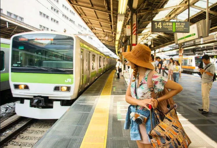 Сериозен скандал во Јапонија: Воз задоцнил 17 минути