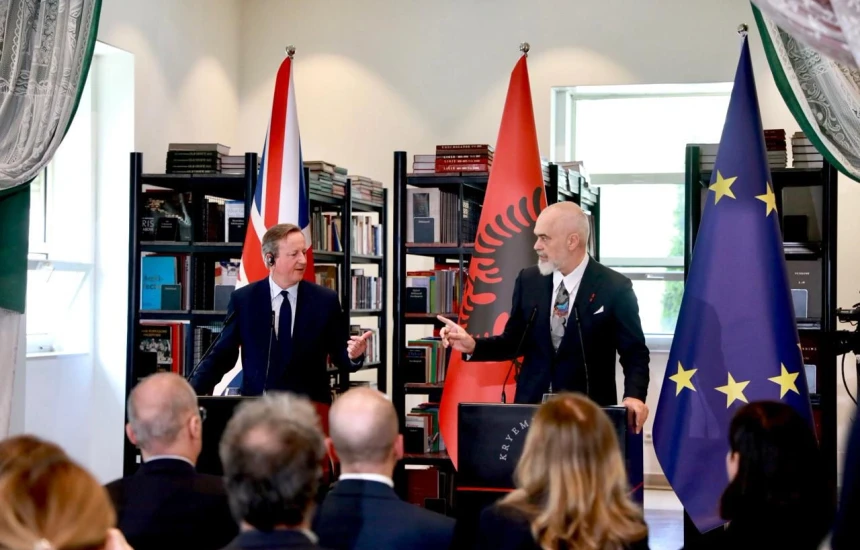 Камерон во Тирана: Проблемите на Западен Балкан се проблеми и на Европа