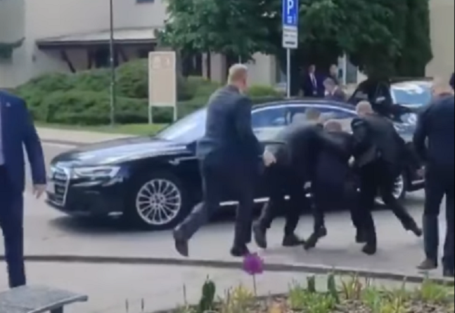Ова е моментот кога словачкиот премиер е застрелан со неколку куршуми во градите и стомакот