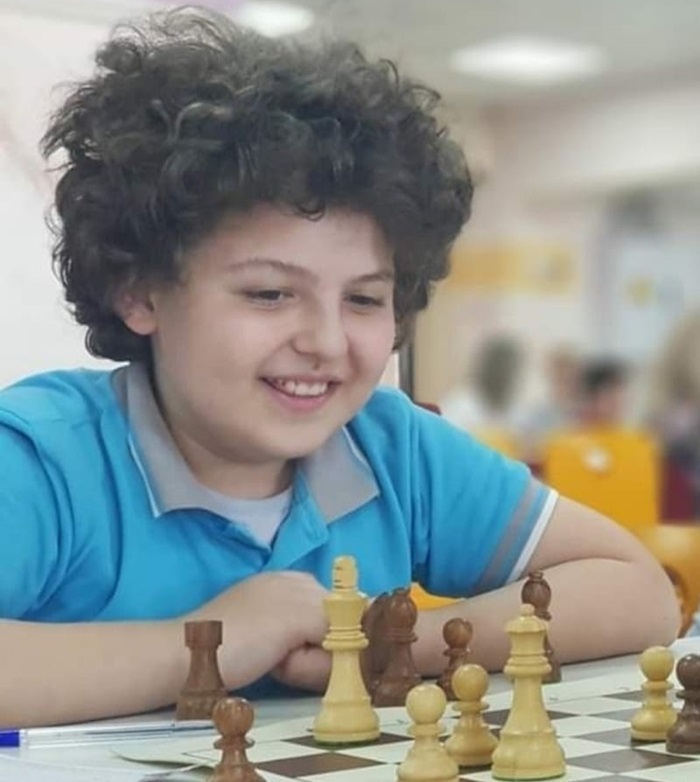 Дарјан Мирчевски се квалификуваше во финалните рунди на меѓународни натпревари по математика