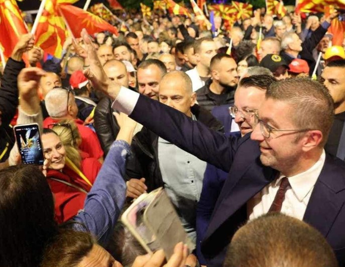 Мицкоски: Подавам рака на СДСМ за суштинските прашања од важност за Македонија, но тоа не значи амнестирање од одговорноста за криминалите