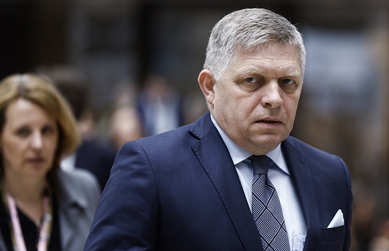 Се противеше на испраќањето оружје во Украина: Словачкиот премиер застрелан во градите и стомакот