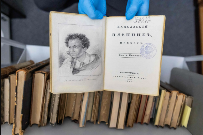 Некој ги краде ретките изданија на дела од руските класици од библиотеките ширум Европа