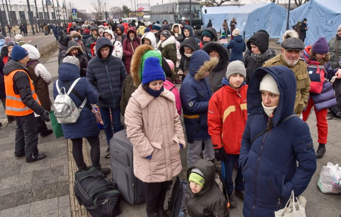 Монд: Европските земји се построги во однос на прифаќањето бегалци од Украина