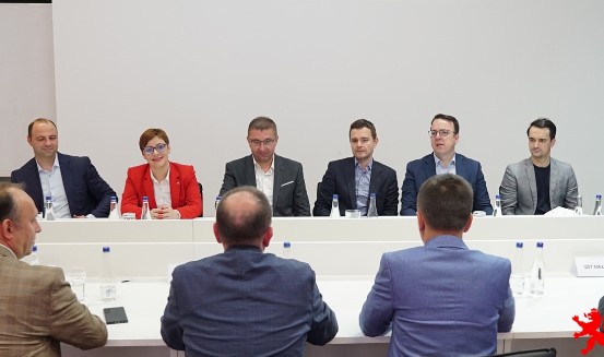 Екипирани работните групи на ВМРО-ДПМНЕ и „Вреди” за преговори за новата влада