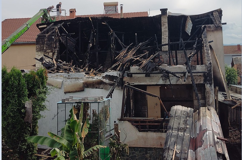 Апел за помош на семејството Богановски чиј дом целосно изгоре во пожар