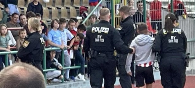 Германска полиција приведува и поради дрес од Црвена звезда!