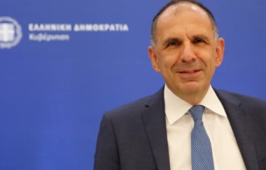Грчкиот министер за надворешни работи во Македонија ќе биде само неколку часа, средба со претседателката не е најавена