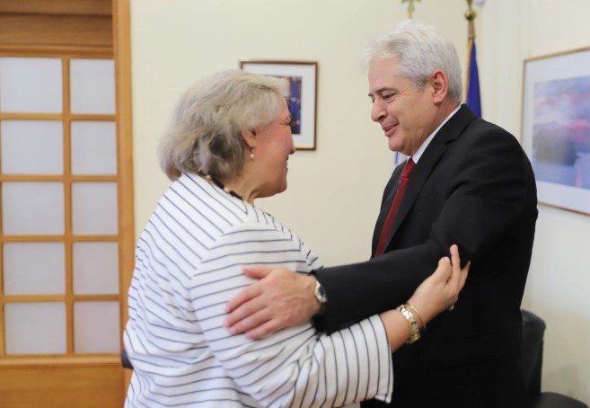 Прво појавување на Груби по изборите со грчката министерка