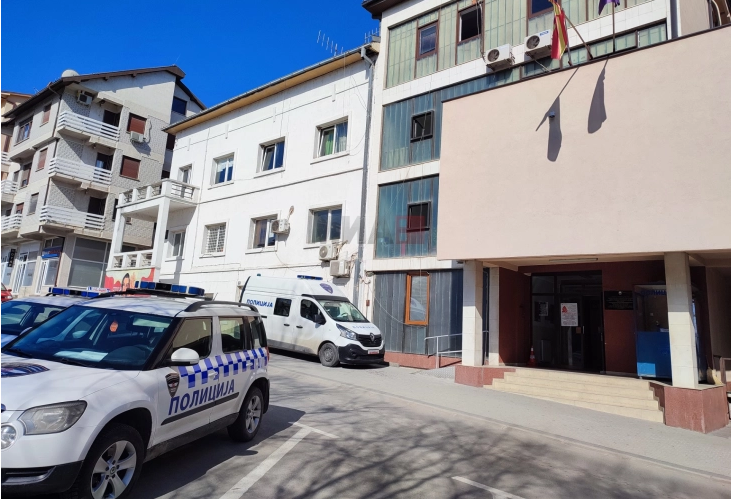 Средношколка од Кавадарци се одјавила од интернат и заминала кај 19-годишно момче од Битола, мајка ѝ пријавила во полиција