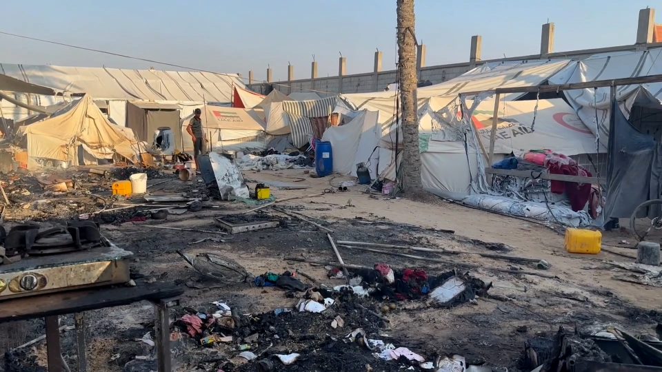 Израел повторно бомбардираше шатори со бегалци