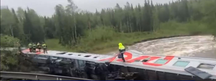 Воз излета од шини во Русија, најмалку 70 повредени